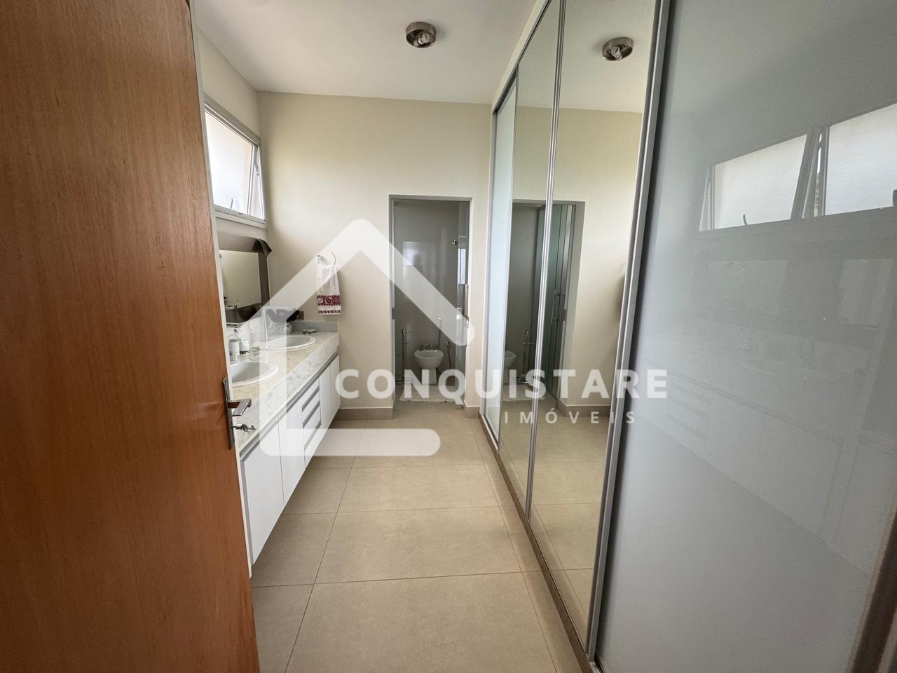 2505b824-d754-4c30-bc0d-6022d364ca6d